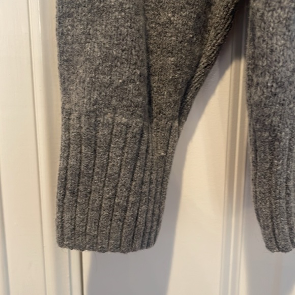 Zara men’s sport classic large size maid in Spain grey color sweater gently used - Picture 6 of 8